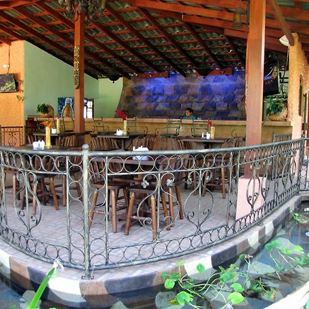 Blue River Resort & Hot Springs Libéria Restaurante foto